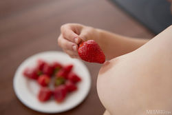 LUSCIOUS STRAWBERRY (4)