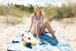 BEACH PICNIC (0)