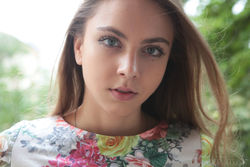 PRESENTING VALERY LECHE (0)