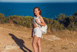 WALK TO THE BEACH (0)