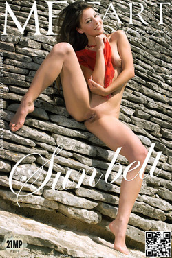 SUNBELT: LORENA B by LUCA HELIOS